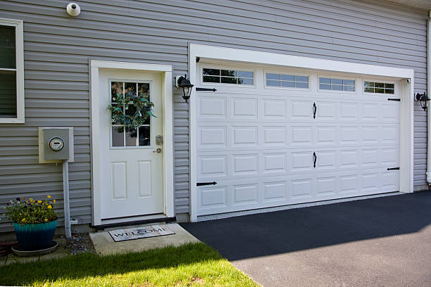 24/7 Emergency Garage Door Panel Replacement experts in Urbana, IL